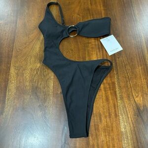 New! Quatre Swim Launch 010 Azalea One Piece Size Small